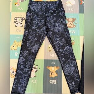 Women's Black and Gray Patterned Leggings